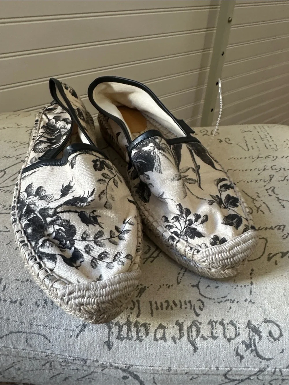 Gucci espadrille flats
